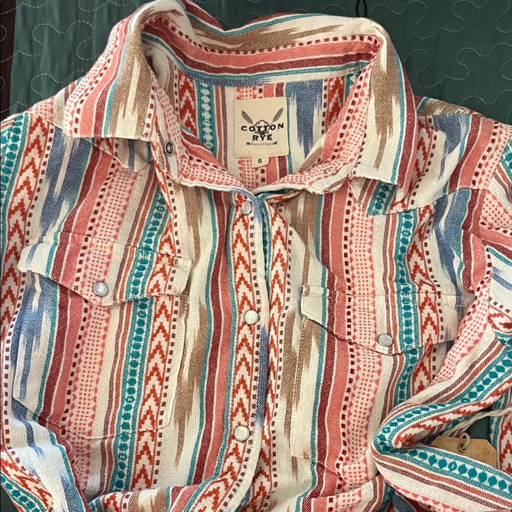 Cotton Rye outfitters long sleeve snap up